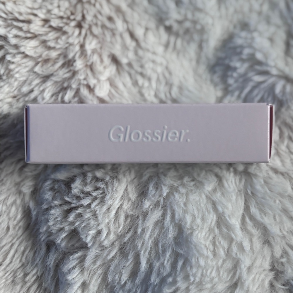 Glossier G Suit Lip Crème in the Shade Flip - .20 fl oz New in Box - Picture 4 of 8